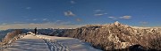 41 Ampia vista panoramica dal lontano Resegone a sx al vicino dirimpettaio Alben a sx